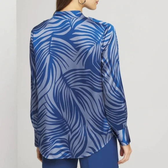 White House Black Market Top Size M Blues - Picture 11 of 12